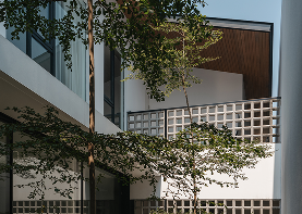 Sleek aluminium framing for contemporary architecture